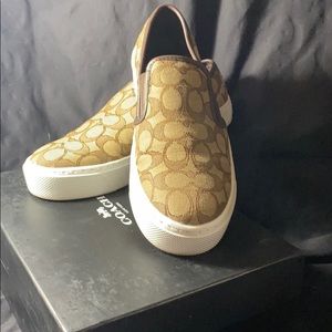 Coach Tan Signature Cameron Flat Slip-ons Sz 9